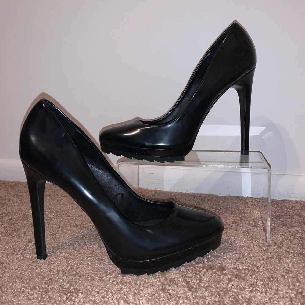 Zara Track Soled Pumps